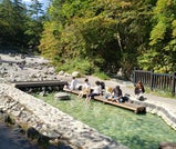 草津の定番、湯畑と食べ歩きを楽しむ旅