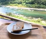 夏の太陽にきらめく、太平洋の絶景を巡る高知旅