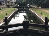 Thames lock at Weybridge