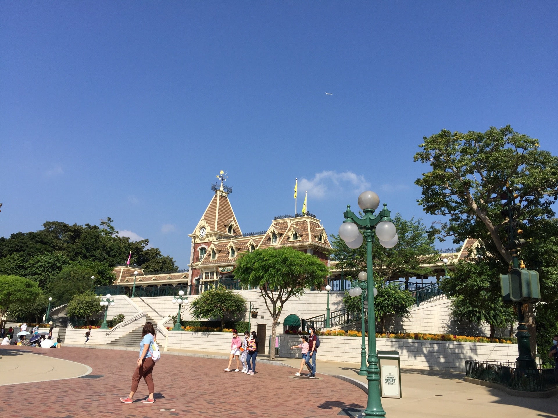 theme-park-ride-attraction