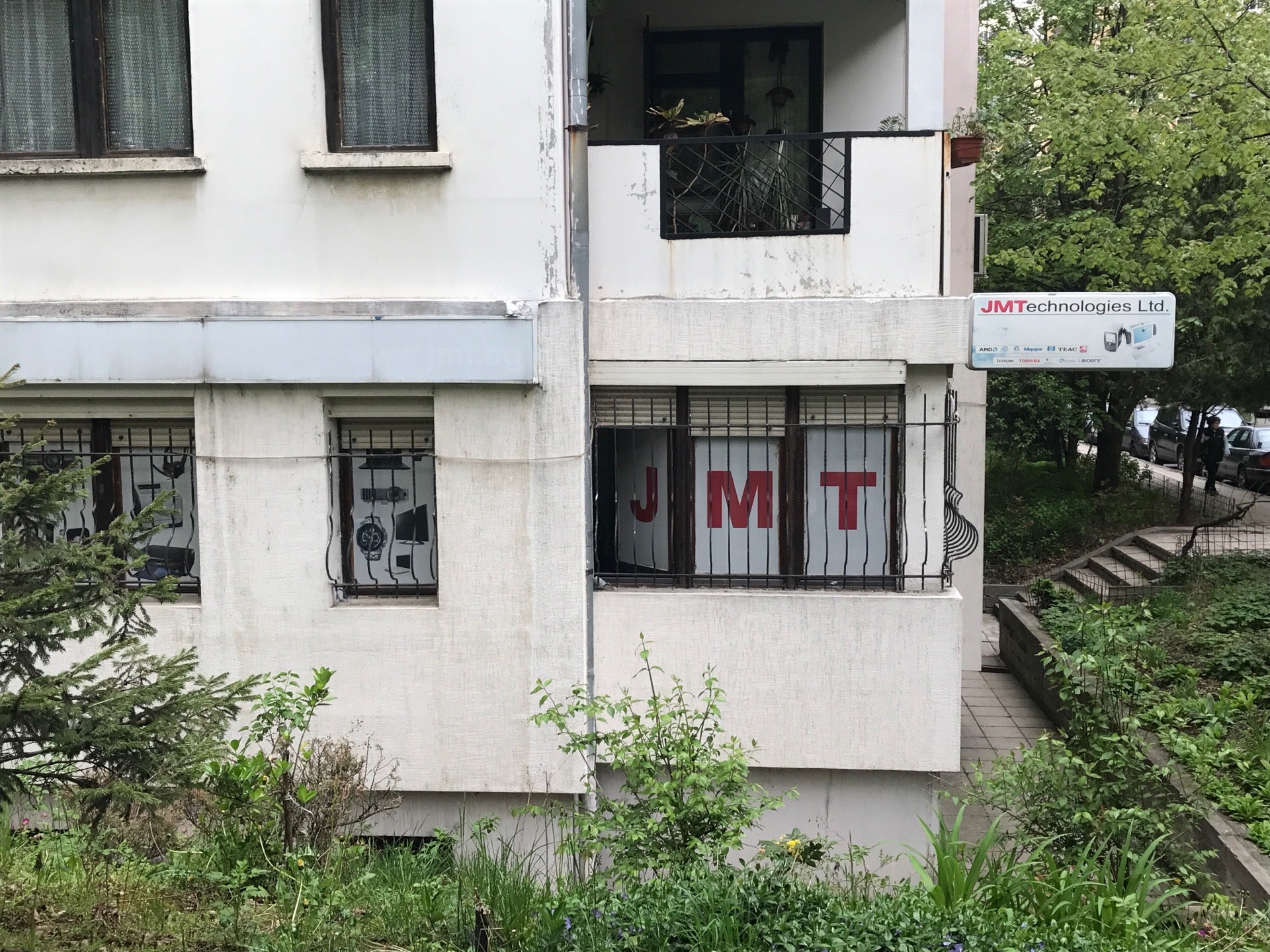 electronics-store