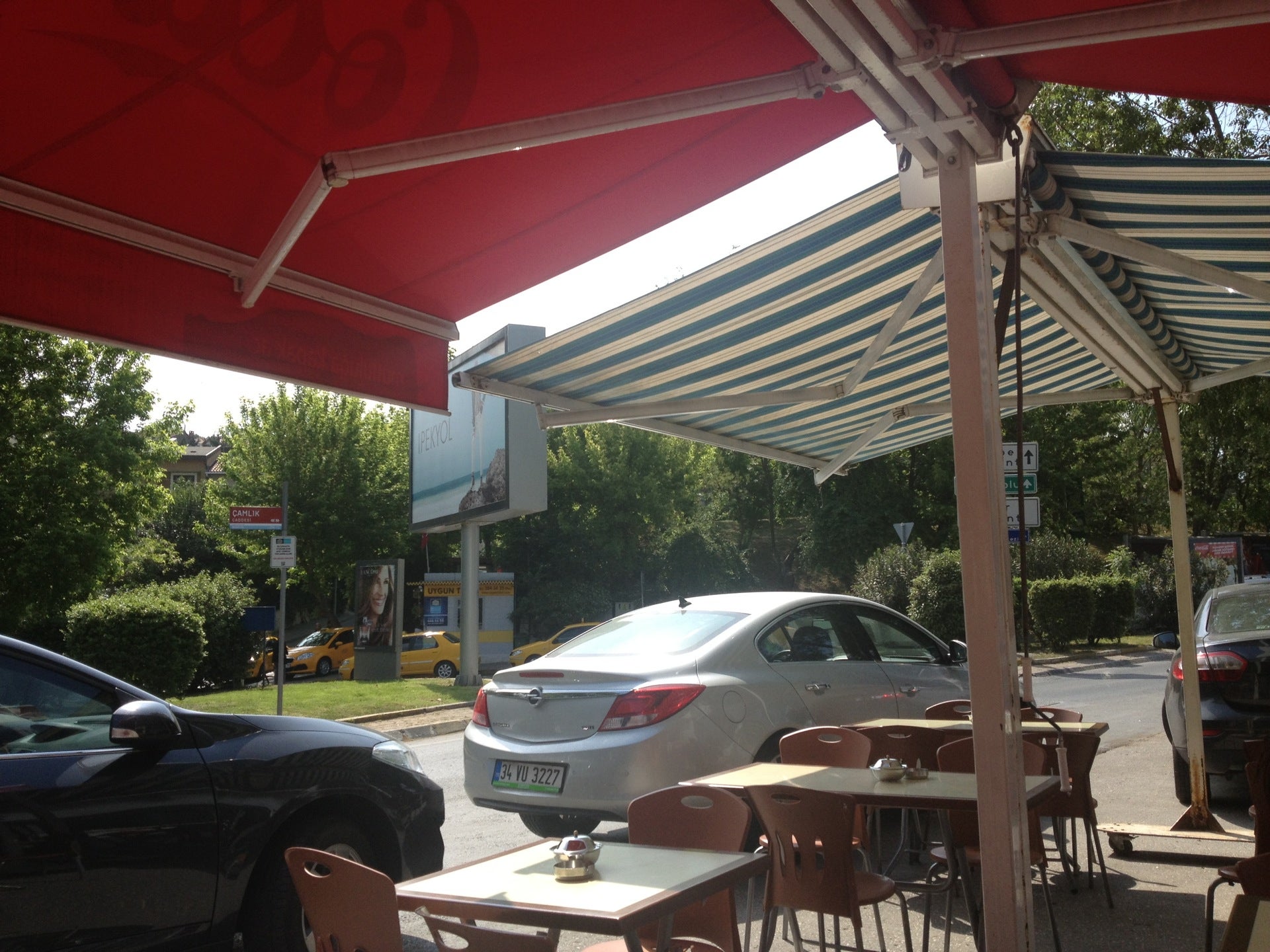 fast-food-restaurant