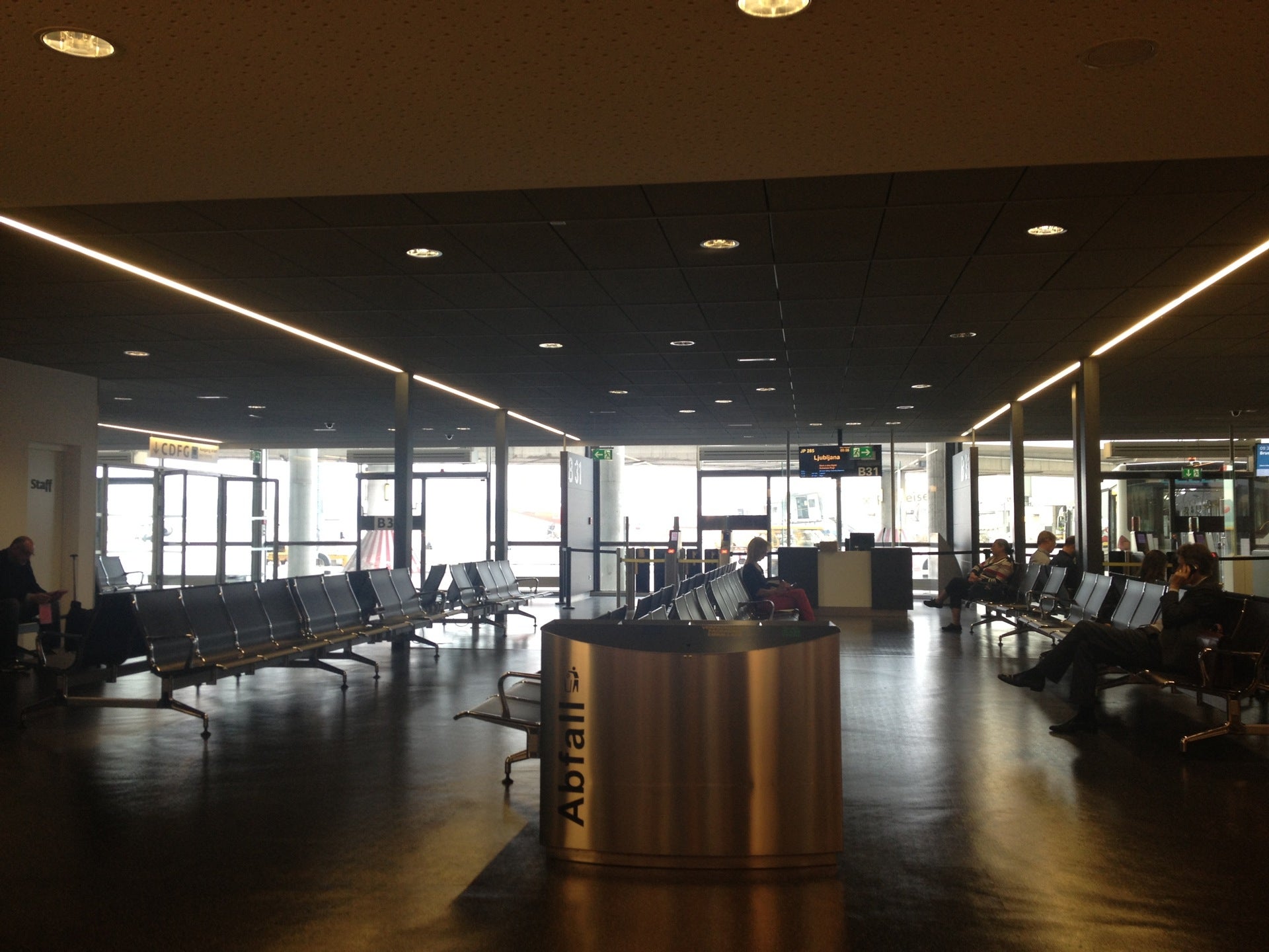 airport-terminal