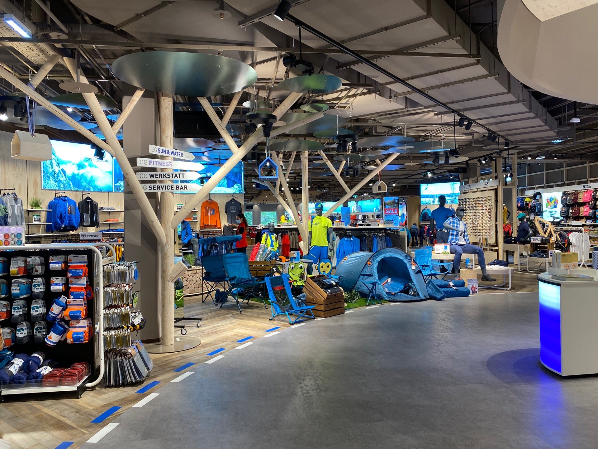 sporting-goods-shop