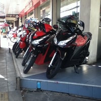 Photo taken at Honda MotorWork by Roj za.. on 7/17/2012