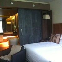 รูปภาพถ่ายที่ Hotel Enjoy โดย Sonia V. เมื่อ 6/22/2012