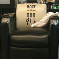 4/27/2012 tarihinde Darrien L.ziyaretçi tarafından Bolt Barbers'de çekilen fotoğraf