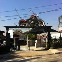 Photo taken at Bar e Lava Moto Seca Suvaco by Marcel T. on 6/30/2012
