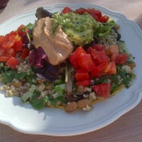 Das Foto wurde bei Steamed Organic Vegetarian Cuisine von D&amp;#39;Eric W. am 3/2/2012 aufgenommen