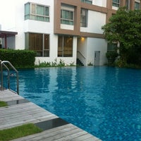 Photo taken at Q House Condo Sathorn - Swimming Pool by Tongta V. on 3/15/2012