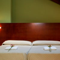 Das Foto wurde bei Hotel Torrepalacio-Rte. Traslavilla von Laura P. am 5/4/2012 aufgenommen