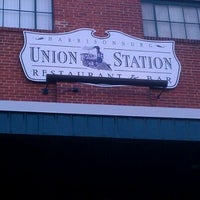Foto diambil di Union Station Restaurant &amp;amp; Bar oleh Carlos P. pada 3/13/2012