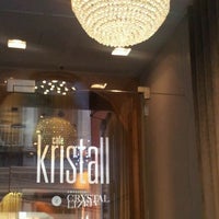Foto tomada en Cafe Kristall  por Raymond P. el 6/14/2012