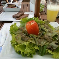 Foto tirada no(a) Mr. Green Healthy Food por Jel C. em 4/18/2012