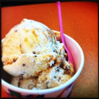 Photo taken at Baskin-Robbins by Leigh L. on 7/8/2012