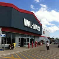 Photo prise au Walmart Grocery Pickup par Roxanne T. le6/12/2012
