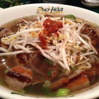Photo taken at Pho Hoa by Pedro R. on 5/21/2012