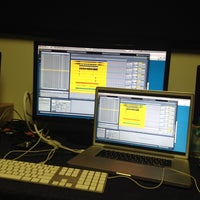 รูปภาพถ่ายที่ Atlanta Pro Audio โดย Camille เมื่อ 6/13/2012