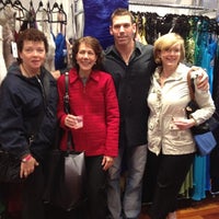 5/3/2012 tarihinde Stephanie M.ziyaretçi tarafından Red Carpet Boutique'de çekilen fotoğraf