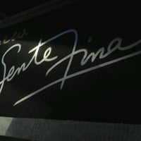 Photo taken at Gente Fina - Bar e Lounge by Junior M. on 5/26/2012