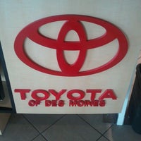 Foto tomada en Toyota of Des Moines  por Suits Up D. el 4/3/2012