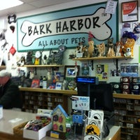 รูปภาพถ่ายที่ Bark Harbor โดย Kelly H. เมื่อ 5/25/2012