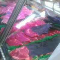 Foto diambil di Camellia Meats oleh Regina M. pada 2/2/2012