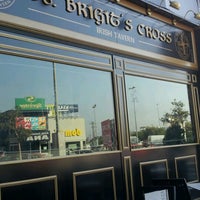 Photo prise au St Brigit&amp;#39;s Cross Irish Tavern par Vanessa C. le8/28/2012