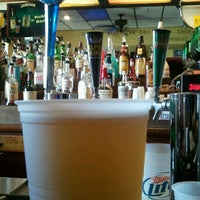 Foto tirada no(a) Cheers Pub por Holly A. em 7/27/2012