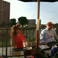 6/15/2012 tarihinde Mollyziyaretçi tarafından Falls Landing Restaurant'de çekilen fotoğraf