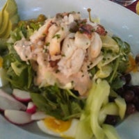 Das Foto wurde bei Brassica Mediterranean Kitchen &amp;amp; Wine Bar von Syd J. am 8/4/2012 aufgenommen