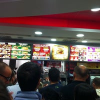 Foto scattata a Burger King da Lemuel 😱 il 7/24/2011