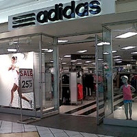 Adidas Outlet - 285 visitors