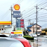 Photo taken at 昭和シェル石油 セルフ蒲郡栄町SS by Yoshitoki A. on 4/11/2012