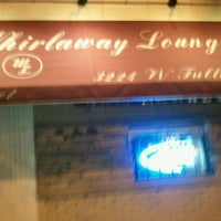 Photo prise au Whirlaway Lounge par Sean Y. le10/5/2011