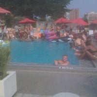 Photo taken at Dubsplash Pool Party @ Capitol Skyline Hotel by Rod on 9/4/2011