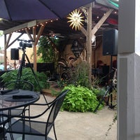 Foto tomada en The Red Pepper - Restaurant &amp;amp; Bar  por Emily M. el 7/21/2012