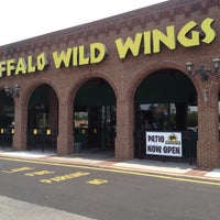 Foto diambil di Buffalo Wild Wings oleh Terrance G. pada 7/3/2012