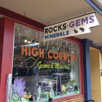 Das Foto wurde bei High Country Gems &amp; Minerals von Scott S. am 7/22/2012 aufgenommen