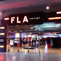 Photo taken at Fla Boutique by Alvaro C. on 6/8/2012