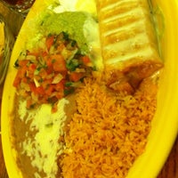 รูปภาพถ่ายที่ Puerto Vallarta Mexican Restaurant โดย Chris O. เมื่อ 3/7/2012