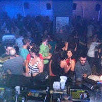 รูปภาพถ่ายที่ Liquor Store Ste-Foy, Resto-Nightclub โดย DJ AzYz B. เมื่อ 12/22/2011