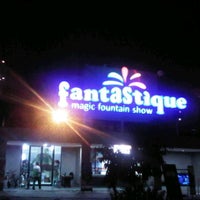 Photo taken at Fantastique Magic Fountain Show by Superpinjal I. on 9/24/2011
