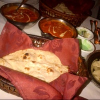 Foto scattata a Omar Shariff Authentic Indian Cuisine da Nur Arissa C. il 11/22/2011