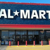 Foto tirada no(a) Walmart por Eric em 11/4/2011