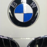 Foto scattata a BMW of the Main Line da JJ H. il 4/8/2011