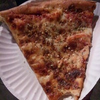 9/17/2011 tarihinde Louziyaretçi tarafından Cybelle&amp;#39;s Pizza'de çekilen fotoğraf