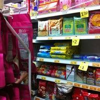 Photo taken at NTUC FairPrice by Joey L. on 10/20/2011
