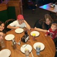 Das Foto wurde bei Bogey&#39;s Pizza von Kristen G. am 2/21/2012 aufgenommen