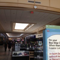 7/17/2012 tarihinde Ross G.ziyaretçi tarafından The Hanover Mall'de çekilen fotoğraf